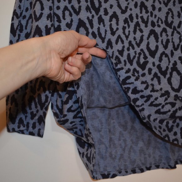 Liz Claiborne PETITE Grey Black Leopard Print Pattern 3/4 Sleeves Blouse PXL - Picture 3 of 5